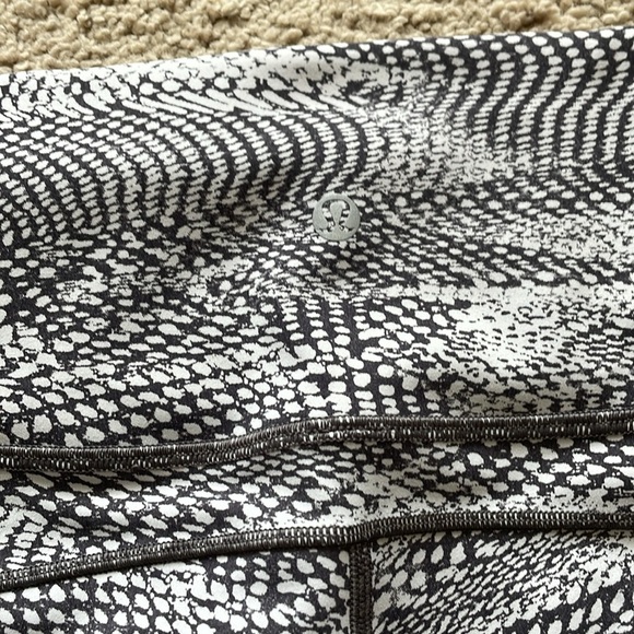 Lululemon In Movement Crop Everlux 19’’ in Swerve Vapor Metal Grey Women’s 10 - Picture 10 of 10